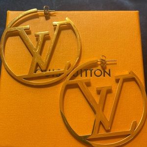 Louis Vuitton stud 14k gold stud earrings